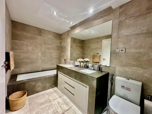 3 Bedrooms Apartment in Nueva Andalucía