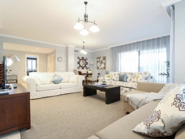 2 Bedrooms Apartment in San Pedro de Alcántara