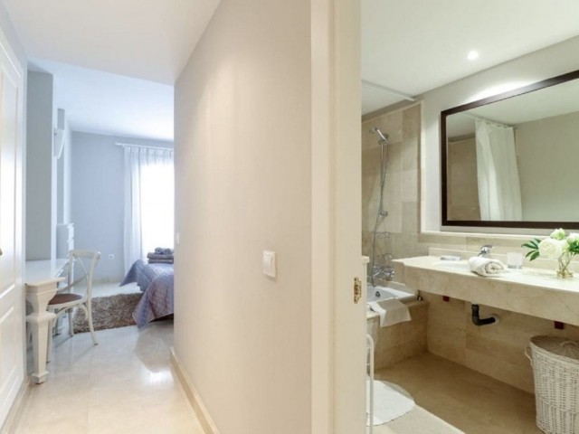 2 Bedrooms Apartment in San Pedro de Alcántara