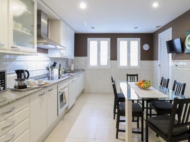 2 Bedrooms Apartment in San Pedro de Alcántara