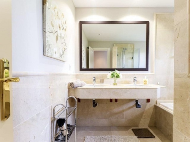 2 Bedrooms Apartment in San Pedro de Alcántara