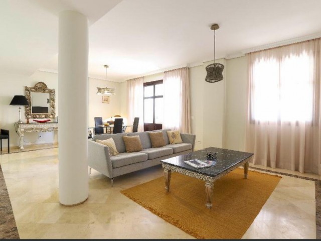 2 Bedrooms Apartment in Nueva Andalucía