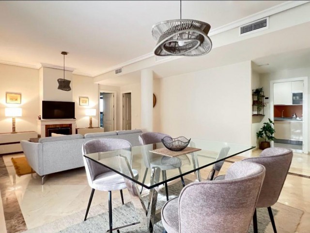 2 Bedrooms Apartment in Nueva Andalucía