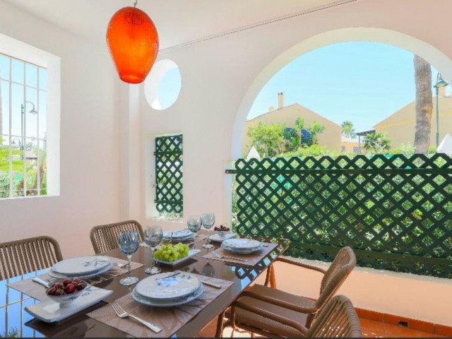 2 Bedrooms Apartment in Nueva Andalucía