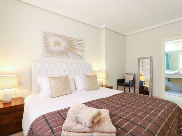 2 Bedrooms Apartment in Nueva Andalucía