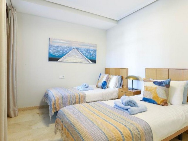 2 Bedrooms Apartment in Nueva Andalucía