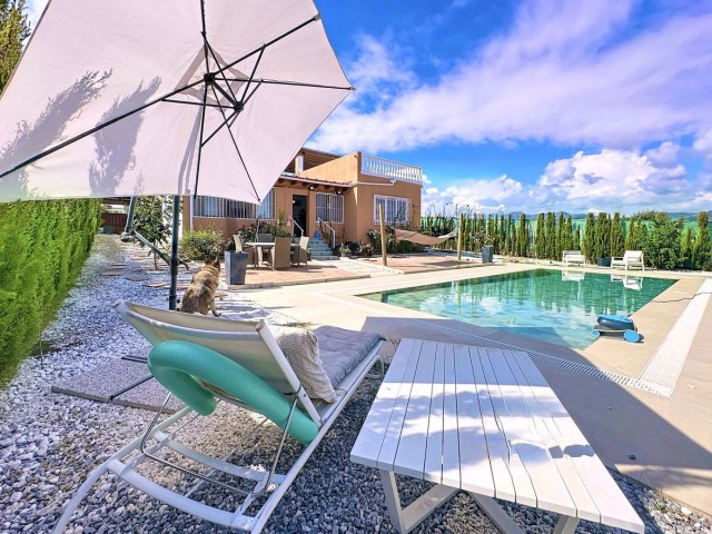 Villa avec 3 Chambres  à Estepona