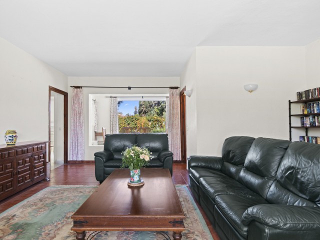 3 Bedrooms Villa in Guadalmina Baja