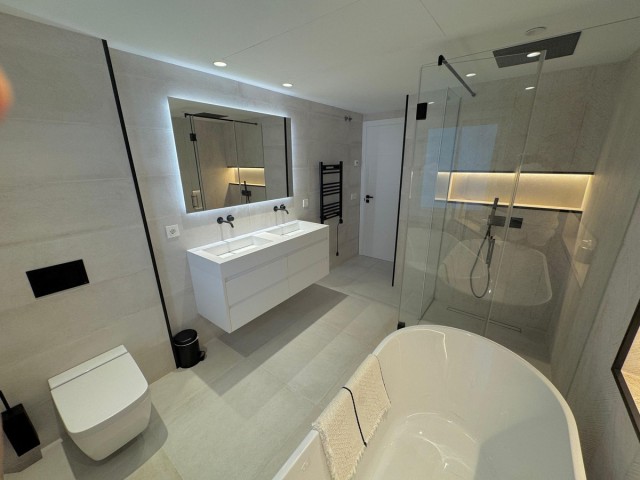 3 Bedrooms Apartment in Estepona