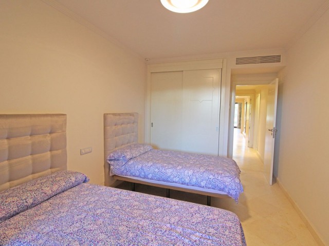 2 Bedrooms Apartment in Guadalmina Baja