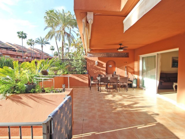 2 Bedrooms Apartment in Puerto Banús