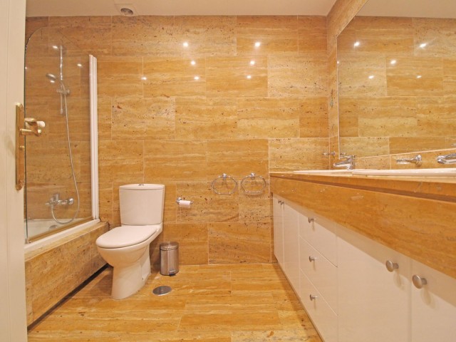 2 Bedrooms Apartment in Puerto Banús