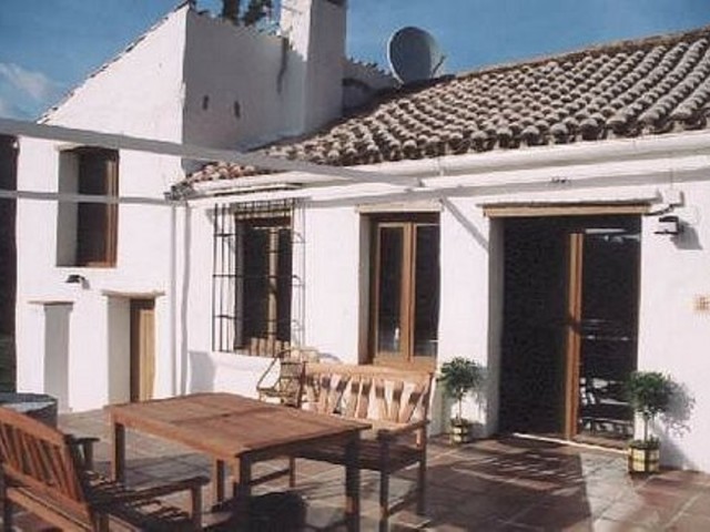 Villa avec 5 Chambres  à Estepona