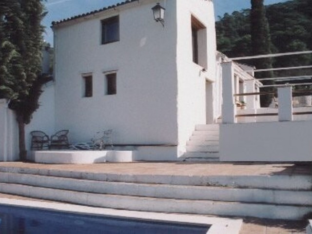 Villa avec 5 Chambres  à Estepona