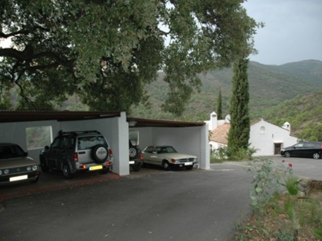 Villa avec 5 Chambres  à Estepona