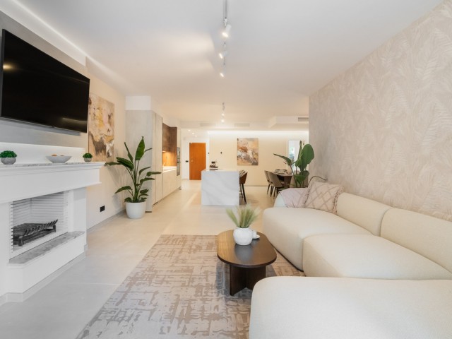 4 Bedrooms Apartment in Nueva Andalucía