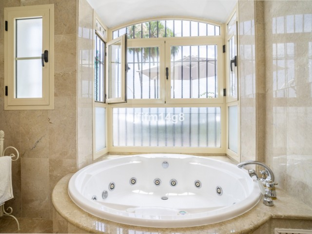 3 Soveroms Rekkehus i Nueva Andalucía