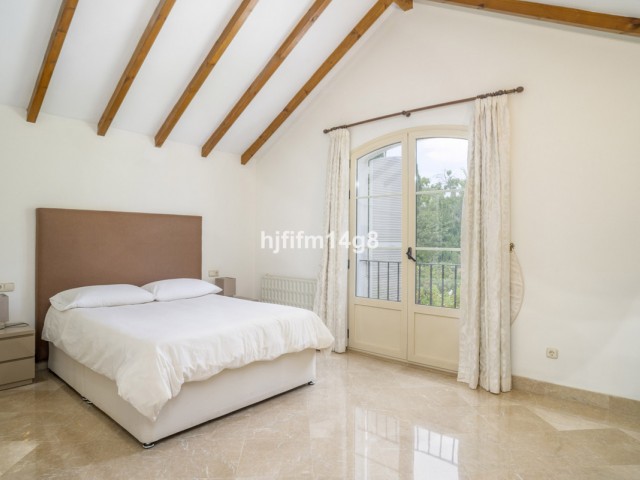 3 Soveroms Rekkehus i Nueva Andalucía