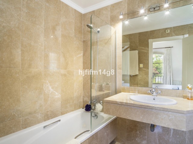 3 Soveroms Rekkehus i Nueva Andalucía