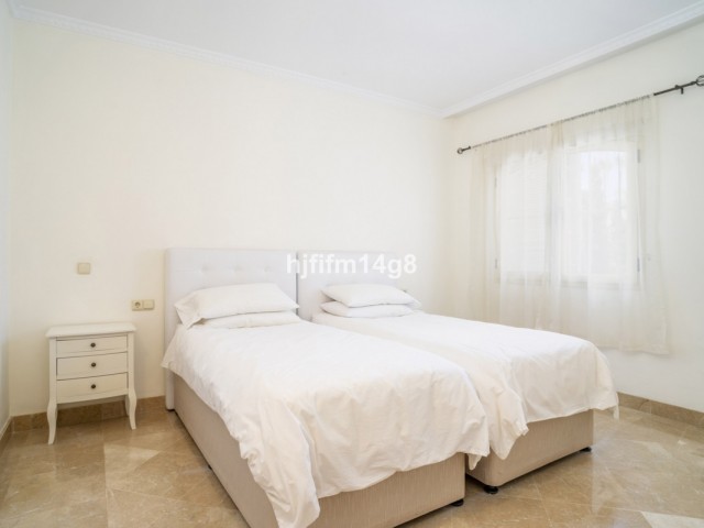 3 Soveroms Rekkehus i Nueva Andalucía