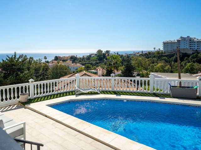 4 Bedrooms Villa in Fuengirola