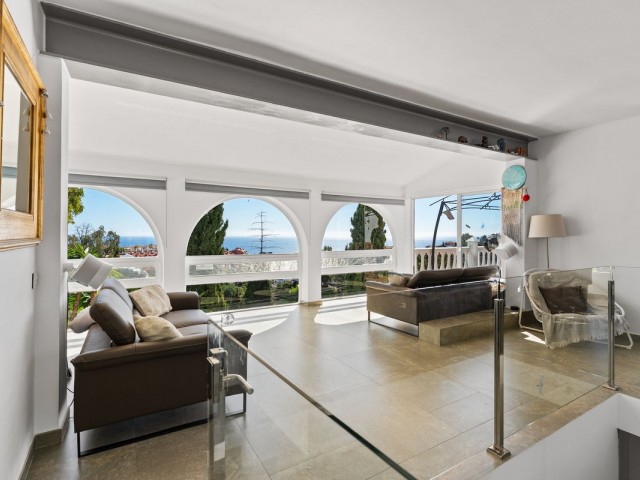 4 Bedrooms Villa in Fuengirola
