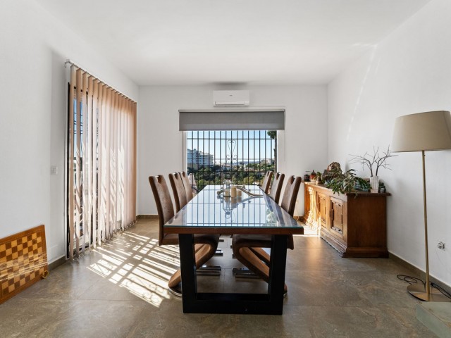 4 Bedrooms Villa in Fuengirola