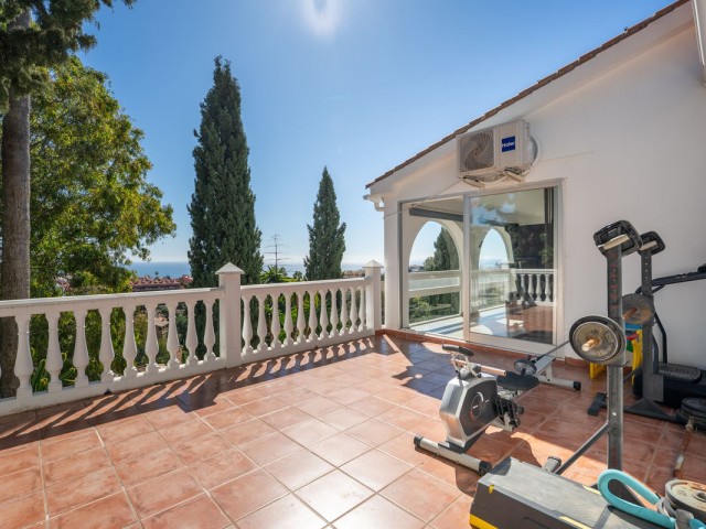 4 Bedrooms Villa in Fuengirola
