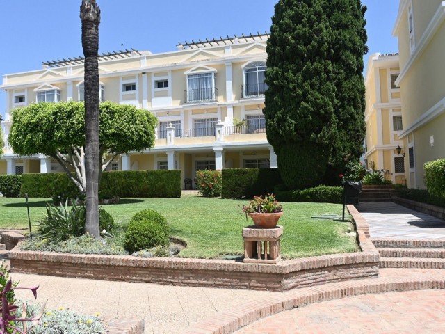 2 Bedrooms Apartment in Nueva Andalucía