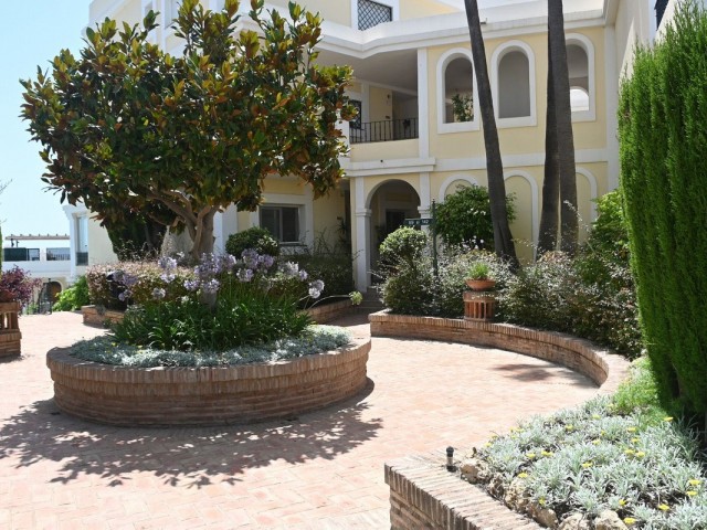 2 Bedrooms Apartment in Nueva Andalucía