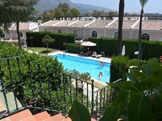 2 Bedrooms Apartment in Nueva Andalucía