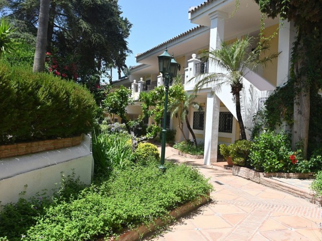 2 Bedrooms Apartment in Nueva Andalucía