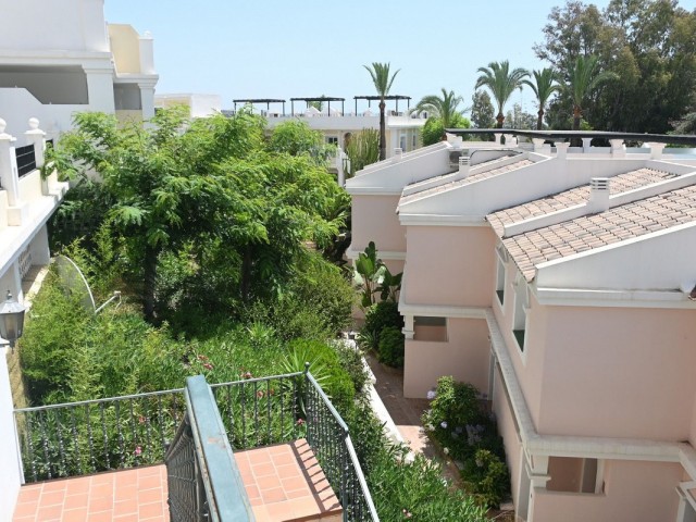 2 Bedrooms Apartment in Nueva Andalucía