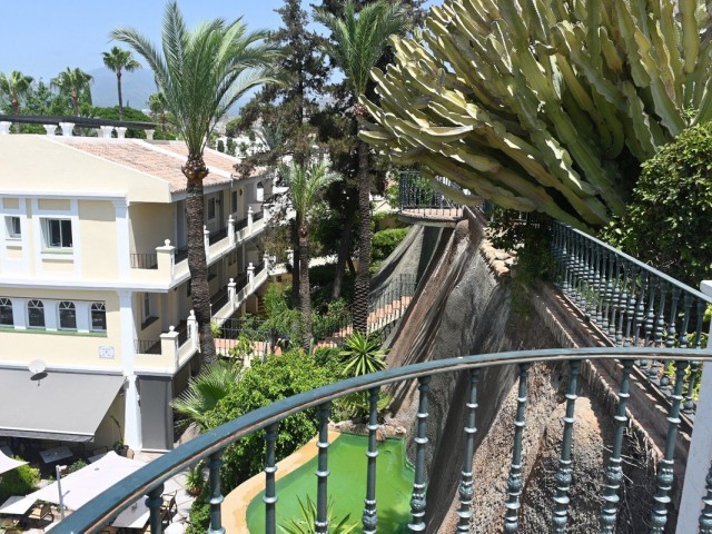 2 Bedrooms Apartment in Nueva Andalucía