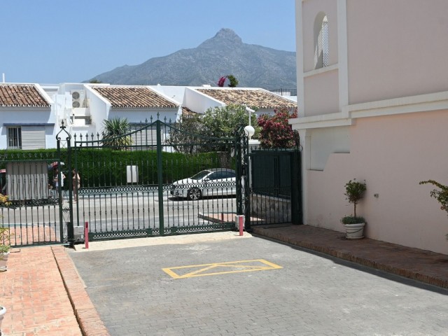 2 Bedrooms Apartment in Nueva Andalucía