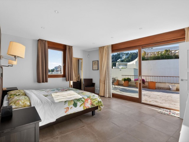 Penthouse in Altos de los Monteros