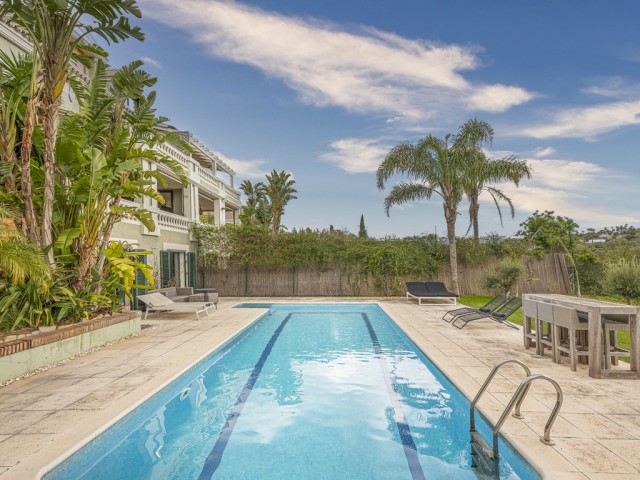 4 Bedrooms Villa in Sotogrande Alto