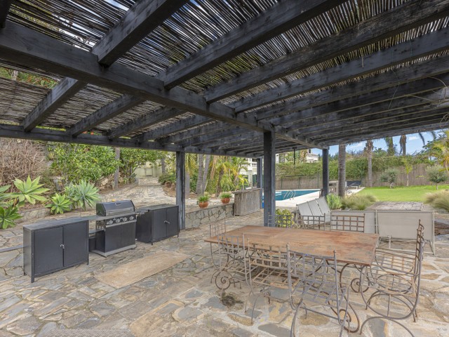 4 Bedrooms Villa in Sotogrande Alto