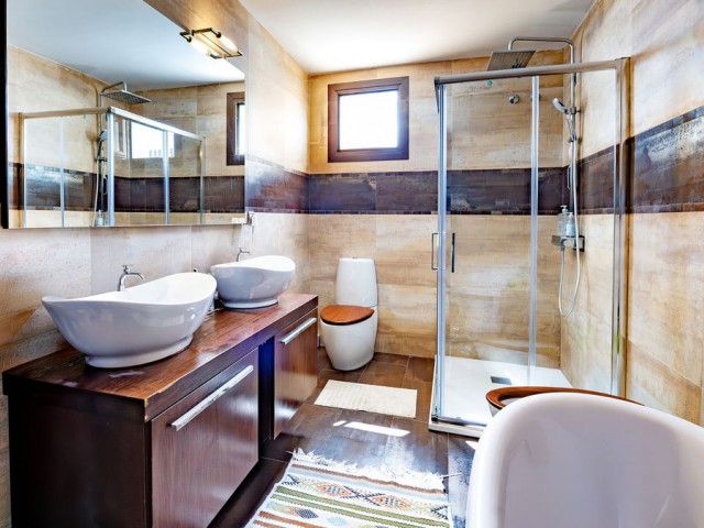 4 Bedrooms Villa in Benalmadena Pueblo