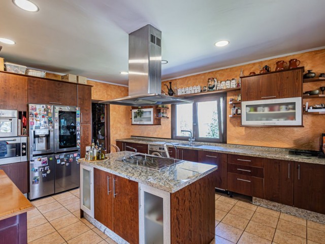 4 Bedrooms Villa in Benalmadena Pueblo