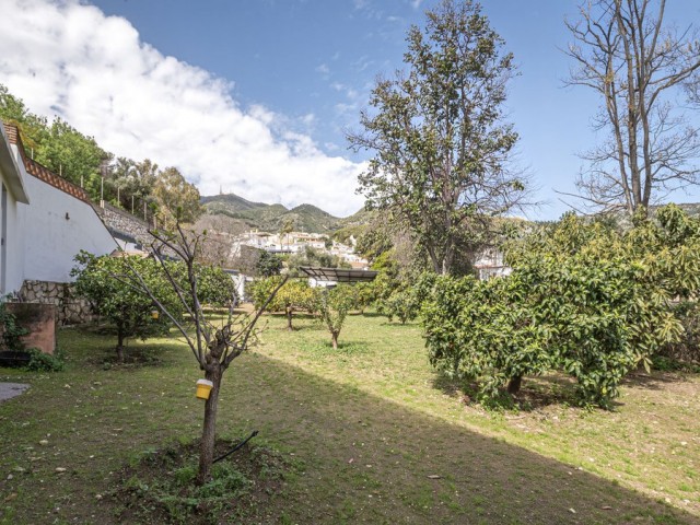 4 Bedrooms Villa in Benalmadena Pueblo