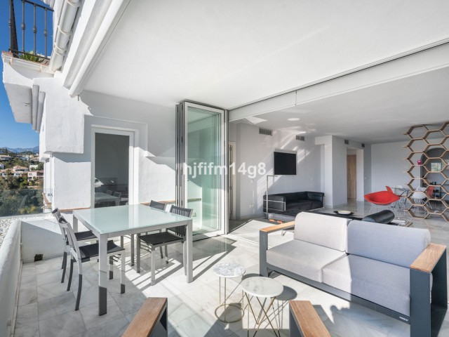 3 Bedrooms Apartment in Benahavís