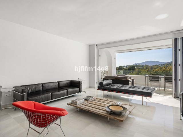 3 Bedrooms Apartment in Benahavís