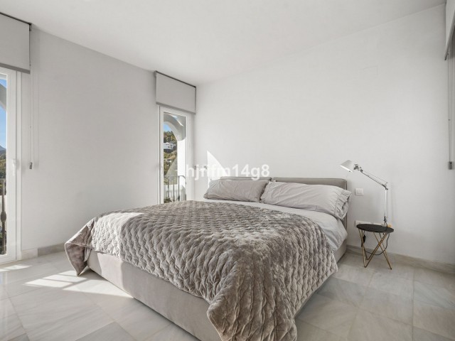 3 Bedrooms Apartment in Benahavís