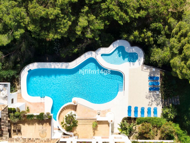 3 Bedrooms Apartment in Benahavís