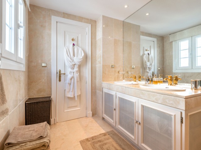 3 Makuuhuoneen Rivitalo Nueva Andalucía