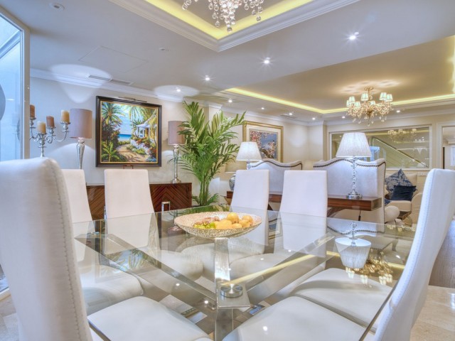 4 Bedrooms Townhouse in Marbella
