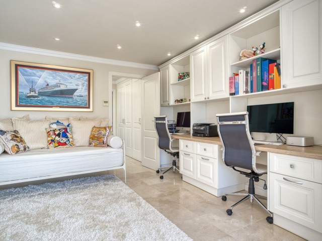 4 Bedrooms Townhouse in Marbella