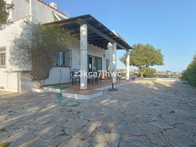 4 Bedrooms Villa in Estepona