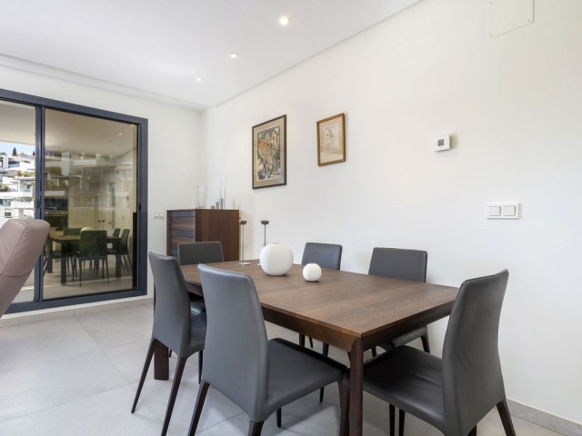 2 Bedrooms Apartment in Nueva Andalucía